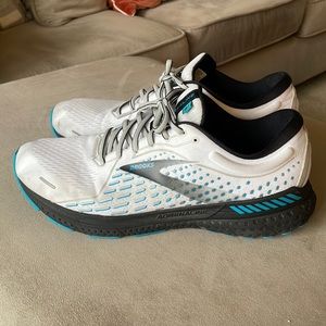 Men’s Brooks Adrenaline Running Shoes